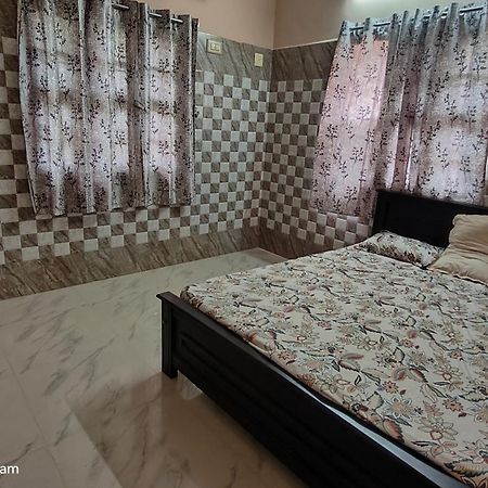 Selvams Home Stay Tiruchchendūr エクステリア 写真